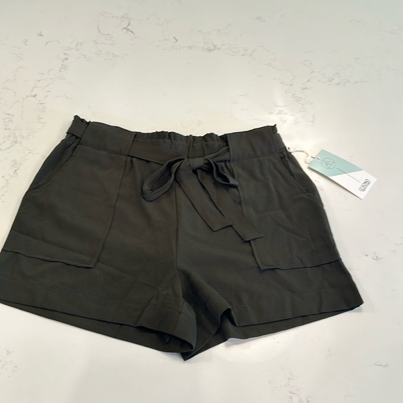 Ci Sono Pants - NWT tie waist shorts
